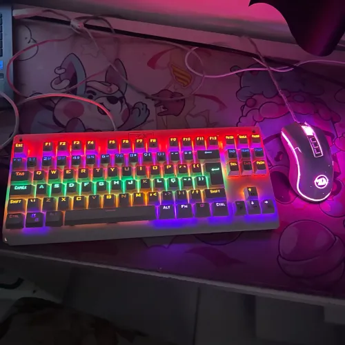 Kit Teclado mecânico e mouse gamer (marca Redragon)
