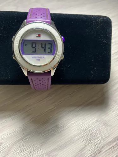 Relógio esportivo digital unissex Tommy Hilfiger 1985 pulseira emborrachada