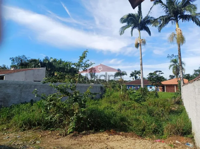 Terreno de rua à venda por R$ 50.000,00 no bairro Centro - MORRETES / PR