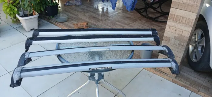 vendo dois rak de teto para veículo