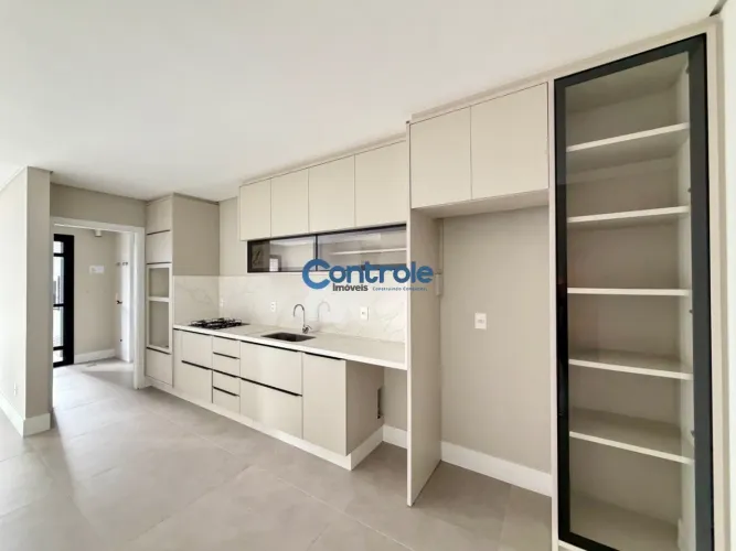 Apartamento com 03 dormitórios no Kobrasol, São José/SC!