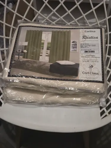 Duas Cortinas Bege Rústica Nunca Usadas (2m x 2,30m)