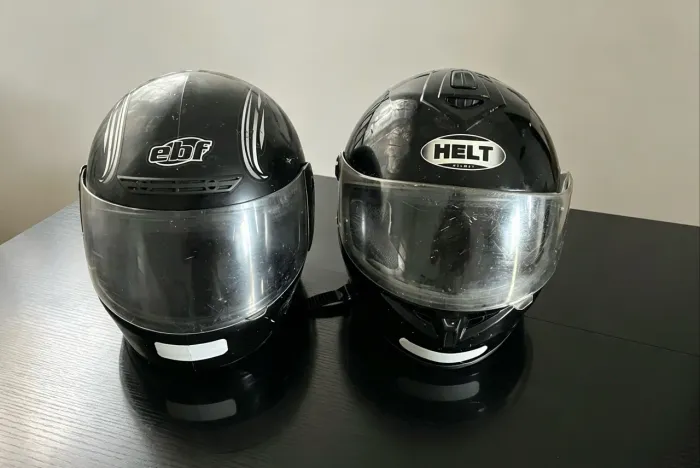 2 Capacetes de Moto Usados - Helt + Capacete