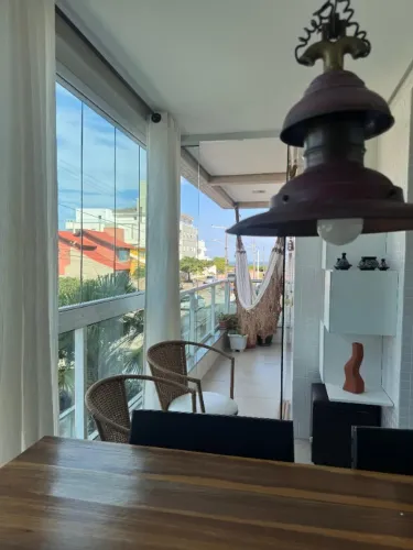 Alugo Apto na praia dos Açores, com vista e ao lado do Mar