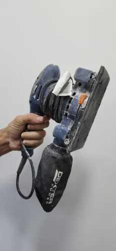 Lixadeira eletrica com guarda pó