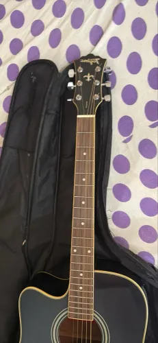 Vende- se violão tagina preto