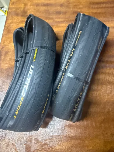 Par de Pneus Continental Ultra Sport 700x28