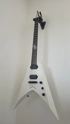Guitarra Solar V2.6W White Matte - Impecável, Regulada e com Bag