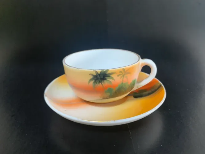 Conjunto original com xícara e pires em porcelana japonesa - Chikaramachi - anos 50/ 60