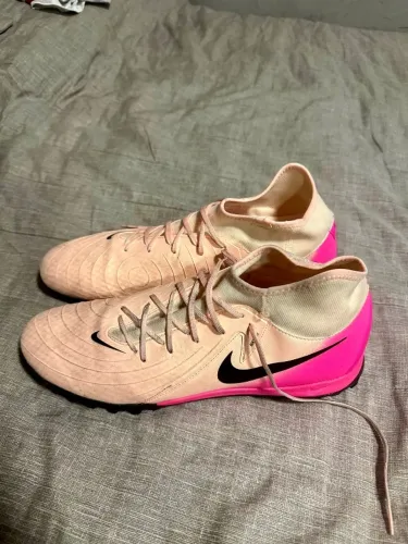 Chuteira Nike Phantom Luna II Academy TF - Tamanho 46