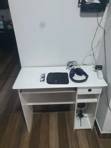 Mesa p/ PC- Não entrego