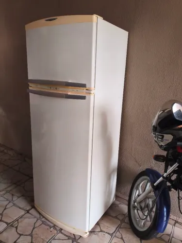 Geladeira 440L