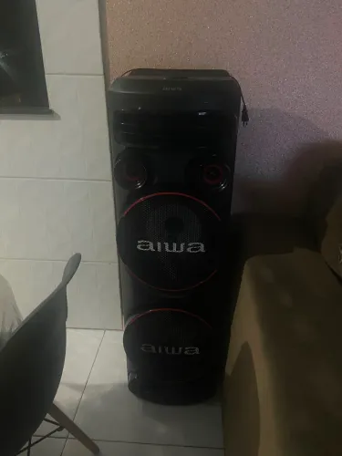 Troco caixa Towner da aiwa pouco tempo de uso!! Por jbl do meu gosto