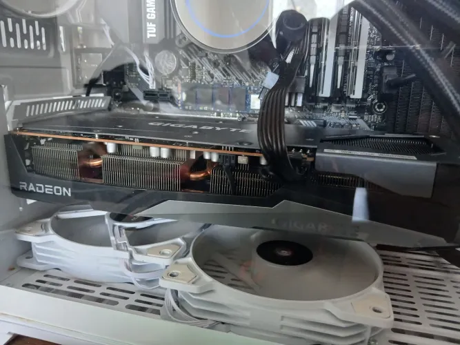 Rx 7600 8gb triplo fan Gigabyte