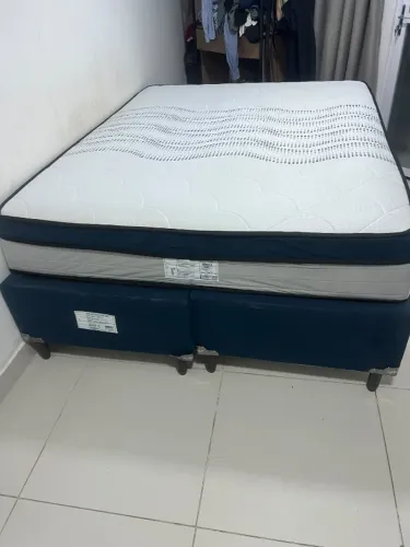 Cama box  em perfeito estado