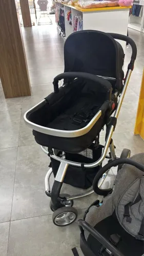 Carrinho + bebê conforto safety
