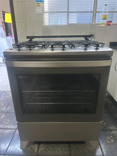 Fogão seminovo Electrolux 5 bocas