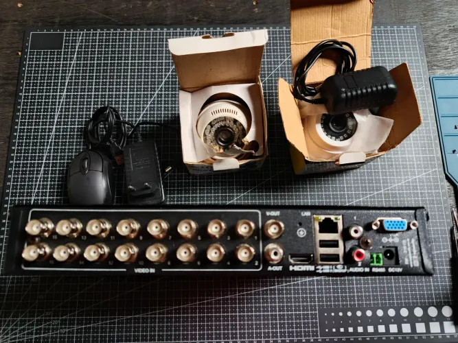Dvr TWG 16 câmeras + 4 Wi-fi Ac Cartão