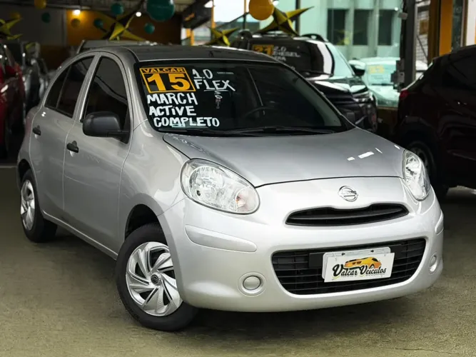 Nissan March 1.0 12V Flex 5P 2015