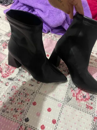 Bota uma vez só usada , marca da Constance número 35