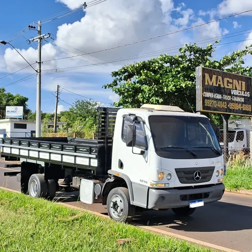 Accelo 1016 2015 carroceria 5,50m