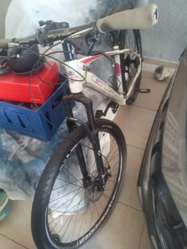 Bicicleta GTA arcus peças quase todas Shimano, com nota fiscal