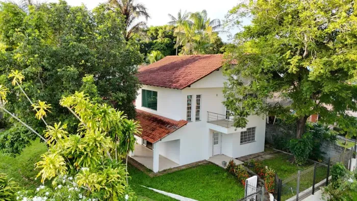 CASA A VENDA Sobrado para venda tem 1035 metros quadrados com 3 quartos em Coroado - Manau