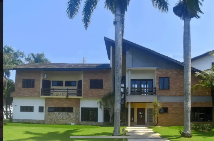 Imóvel Residencial ALTO PADRÃO, com 1.982m² com 7 quartos, Condomínio Jardim Acapulco, Gua