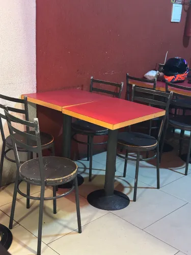 7 Mesas e 14 cadeiras comerciais