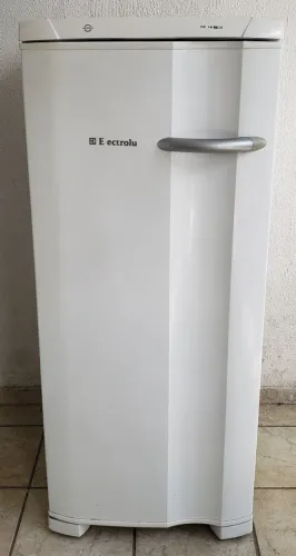 Freezer Vertical Electrolux FE 18 145L
