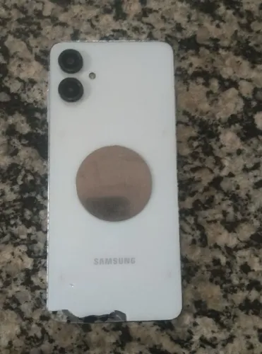 Samsung a06 vendo troco