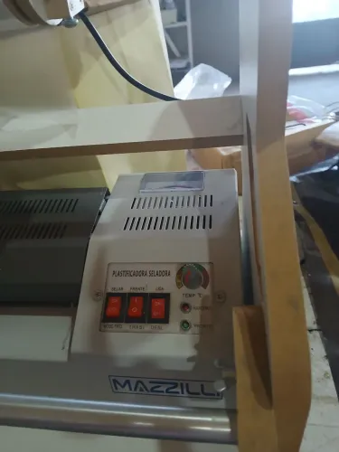 Plastificadora com suporte