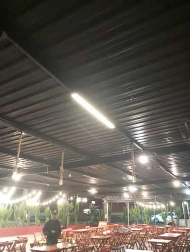 Telhado de telhas termoacusticas completo