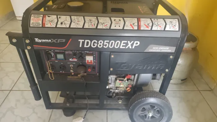 Gerador Semi Novo Toyama 7.0 kva