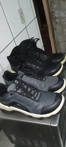 Vendo um tenis 40 e uma bota 41 Estival original.