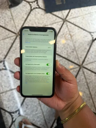 IPHONE XR 600 REAIS VENDO OU TROCO PELO 11