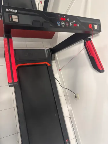 Esteira Genis Fitness dobrável