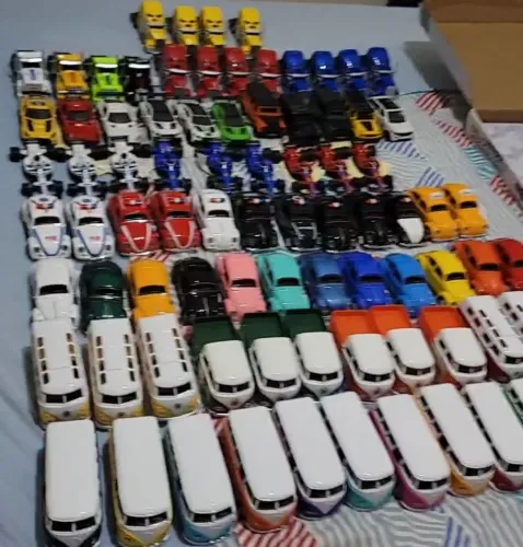 Miniaturas de carros de metal