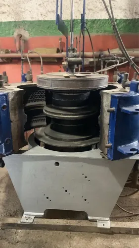 Máquina vulcanizadora de pneus 0.85 com duas matrizes aro 13