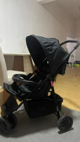 Carrinho de Bebê Cosco Preto - Muito Conservado