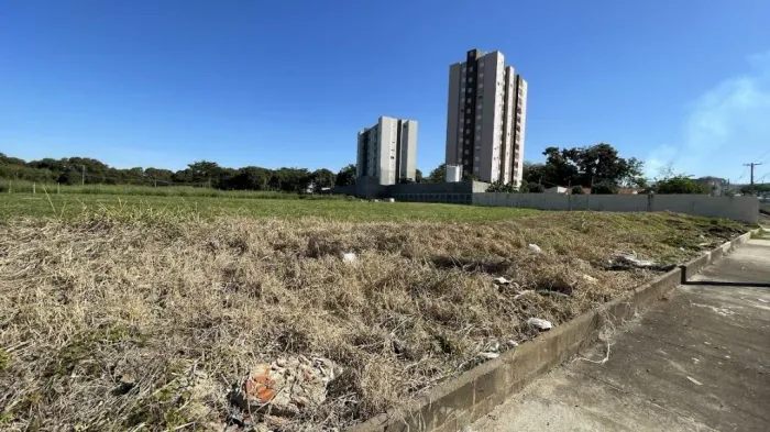 Terreno com 2900 m2 na Via Norte | Só aqui na Imobiliária Rosa e Rangel
