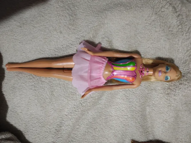 Boneca Barbie Elina Magia do Arco íris sem asas