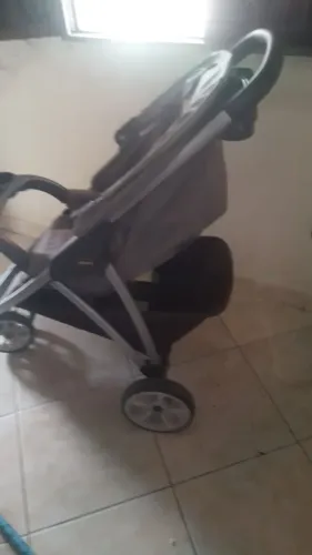 vendo carinho de bebe bem conservado 350