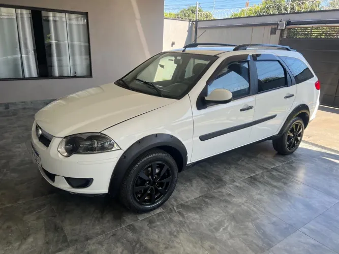 Fiat Palio Weekend Trekking 1.6 Flex 16V 5P 2014