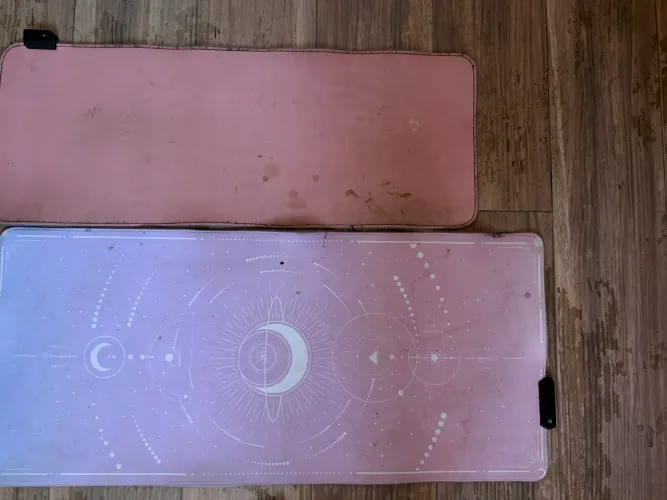 Dois mousepads 