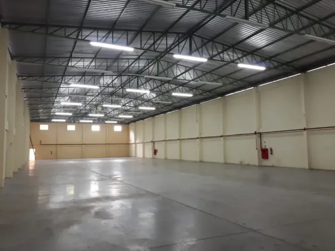 Alugo Galpão/1500m² Rua Ampla pra Entrada de Carretas na Compensa Manaus!