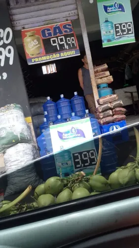 Ajudante de vendas lojas de coco e carvão.06 vagas homens *.zap
