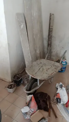 Grampos pra Muro