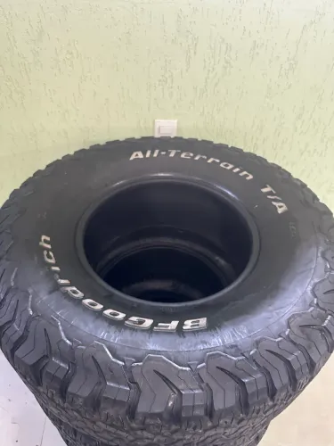 Pneus BF goodrich 37 x 12,5 x 17