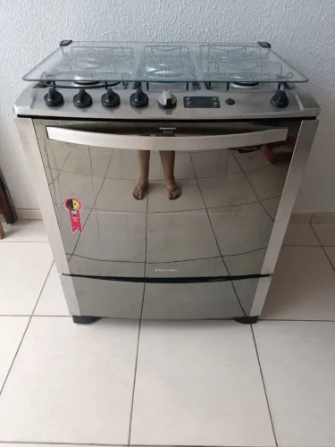Fogão Eletrolux inox 5 bocas espelhado manual muito bem conservado..